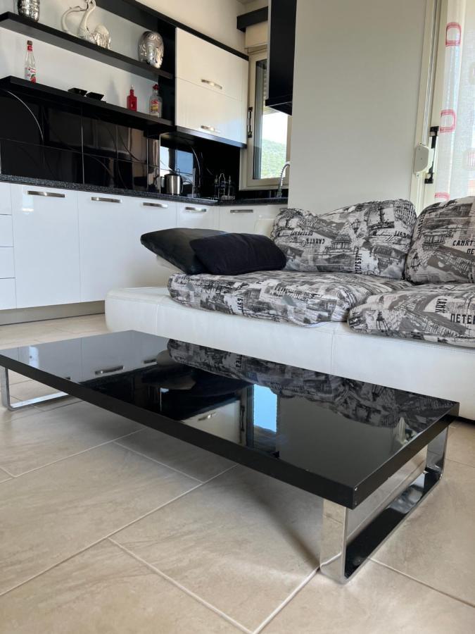 Marina House Apartment Vlore Bagian luar foto